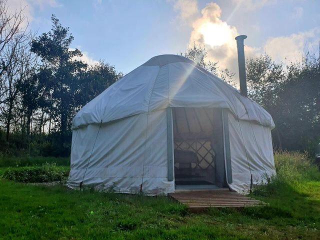 Mill Haven Place Glamping Yurt 3 Haverfordwest Bagian luar foto